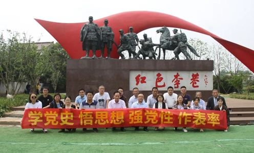 走进红色李巷